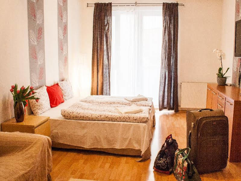 Akacfa Holiday Apartments Budapeszt Zewnętrze zdjęcie